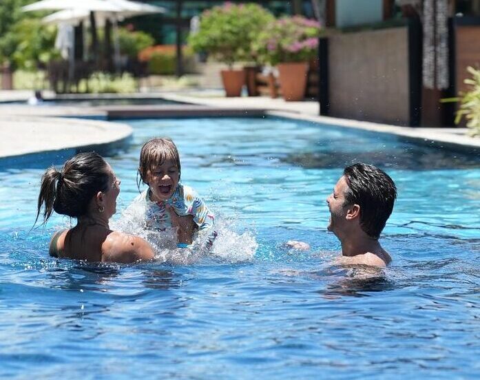 capa-familia-pool