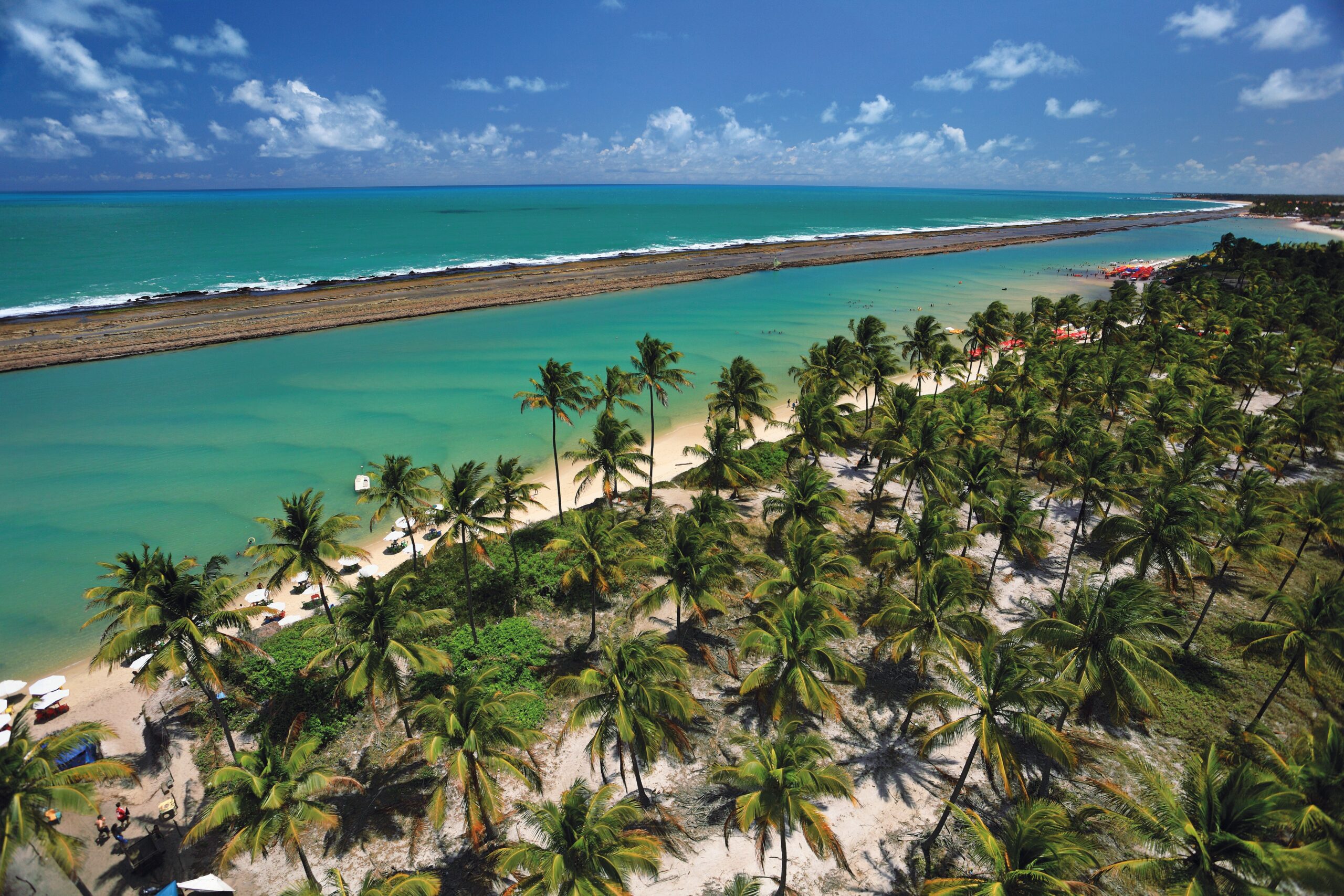 Praia vazia e tranquila de Muro Alto.