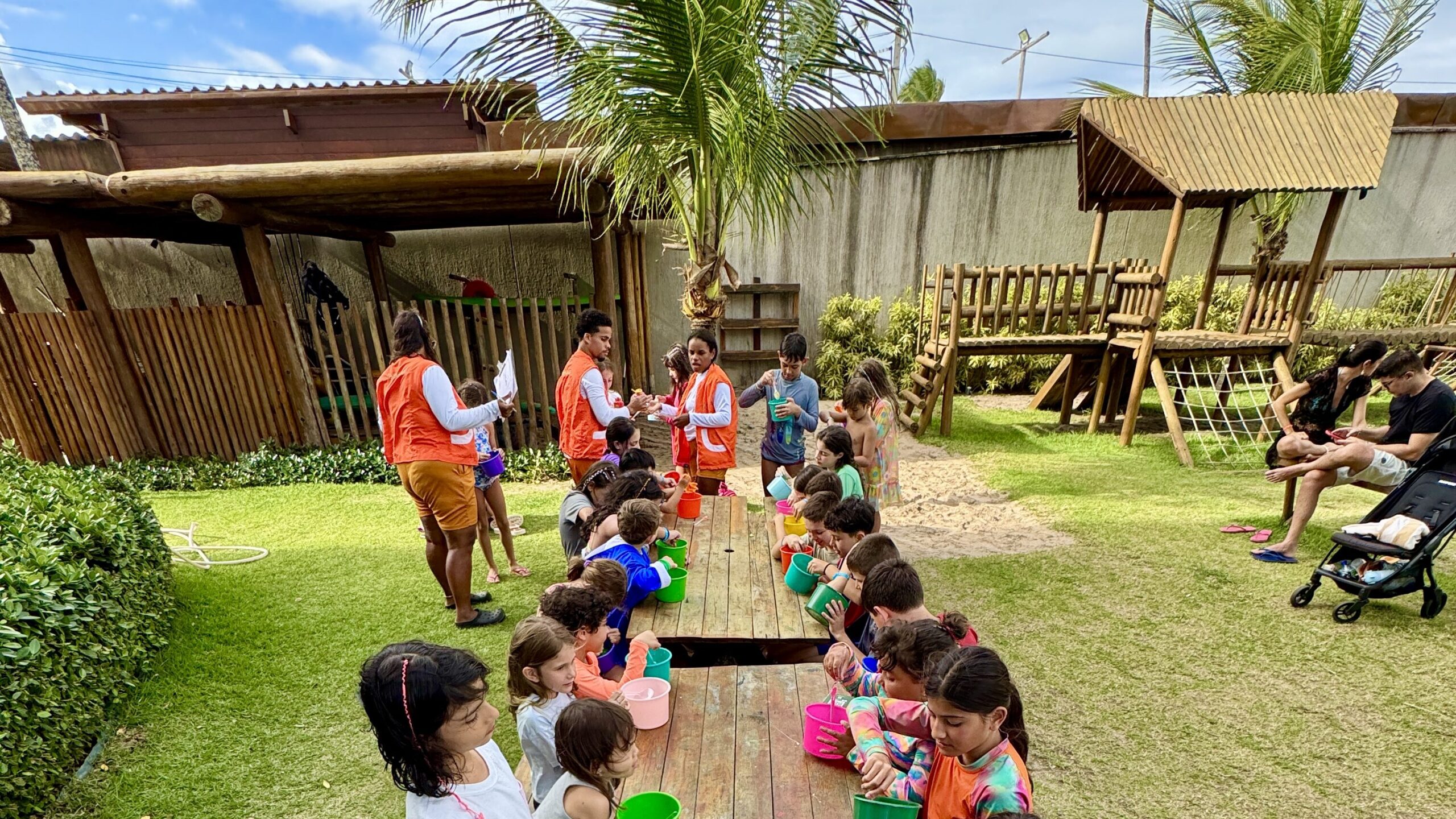 Recreação infantil com a equipe Samoa Kids.